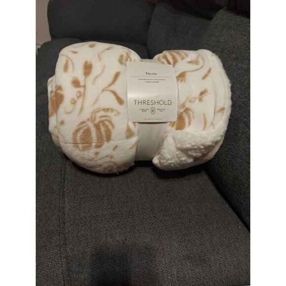 Threshold Textured Faux Shearling Reversible Throw Blanket Pumpkin New 50 X 60 - Picture 1 of 6